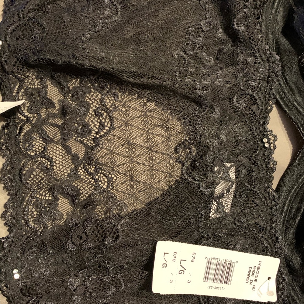 Size large size 38F lingerie brand new with tags